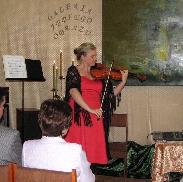 Ewa Gruszka wystąpiła w dworku z recitalem