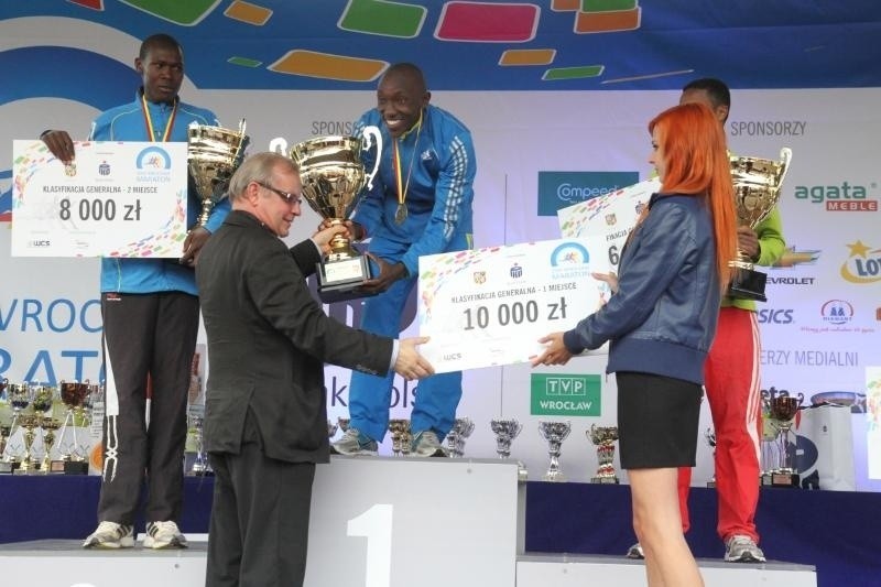 Maraton Wrocław 2013 - [WYNIKI, ZDJĘCIA Z METY, KLASYFIKACJA ZAWODNIKÓW, CZASY]