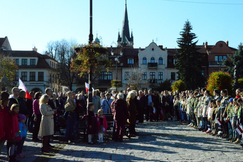 Myśleniczanie zaśpiewali razem Mazurka Dąbrowskiego