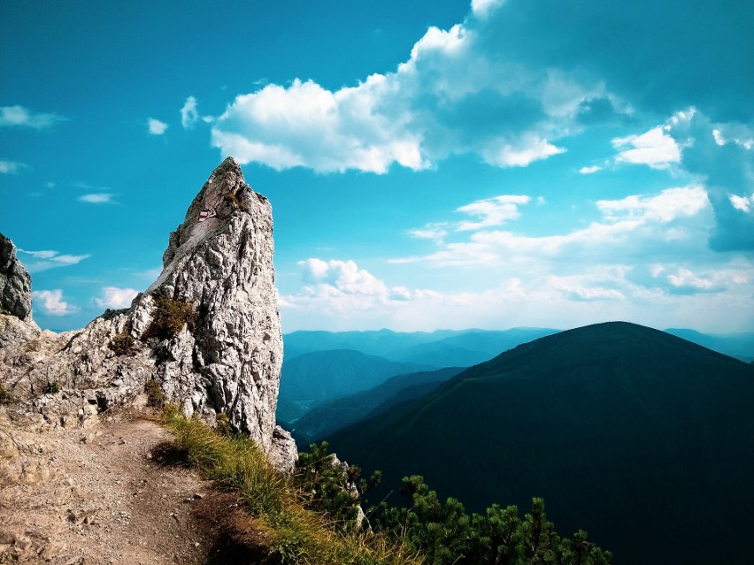 Pasmo Małej Fatry oferuje niezwykłe widoki na góry, doliny,...