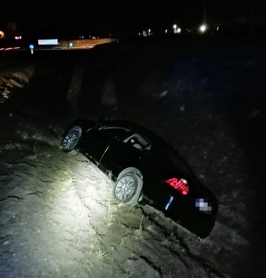 Wypadek na S8, na węźle Turzyn. 14.03.2021. Zdjęcia
