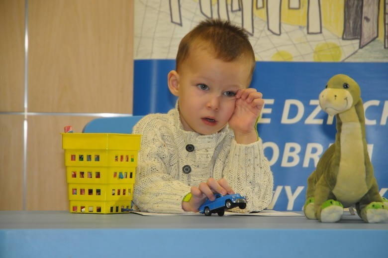 Kraków. Dwuletni Adaś błąkał się po mrozie. Babcia jest niewinna [WIDEO]