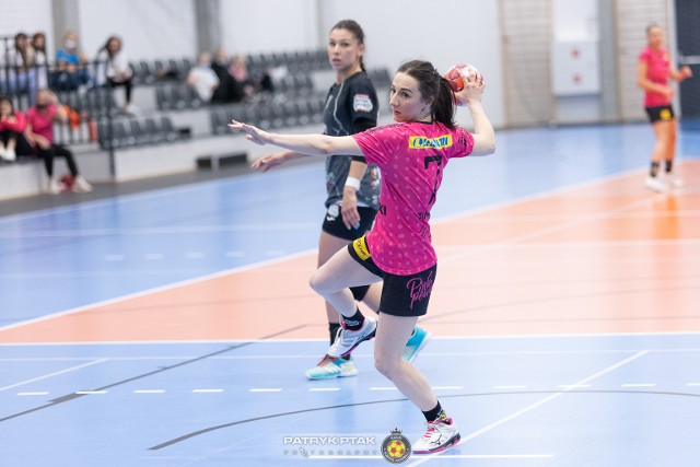 Na turnieju w czeskim Hodoninie piłkarki ręczne Suzuki Korony Handball Kielce przegrały z węgierskim Erd HC. Na zdjęciu Sandra Zimnicka.