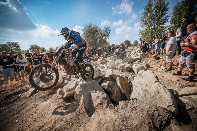 MŚ FIM Hard Enduro w Dąnrowie Górniczej zgromadziły na starcie 330 zawodników, w tym całą światową czołówkę w tej dyscyplinie sportu   Zobacz kolejne zdjęcia. Przesuwaj zdjęcia w prawo - naciśnij strzałkę lub przycisk NASTĘPNE 