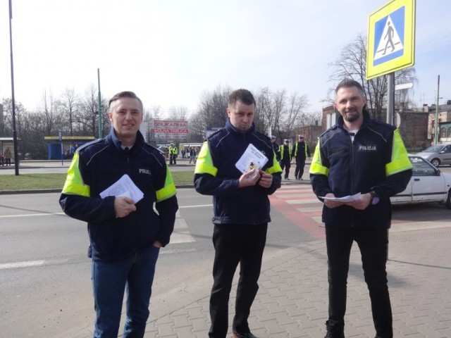 Kabaret Młodych Panów i policjanci połączyli siły w kampanii "Bądź Uprzejmy"