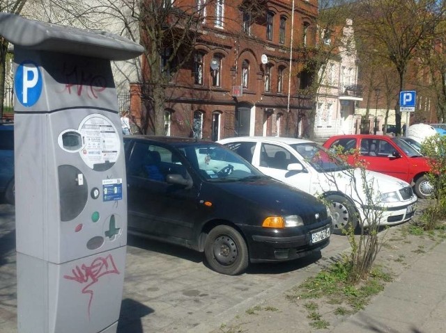 Możliwość płacenia za parkowanie aplikacjami mobilnymi wprowadzono w Gnieźnie dwa lata temu.