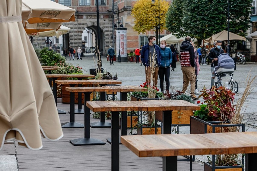 Kiedy usiądziemy biesiadować w przyrestauracyjnym ogródku...