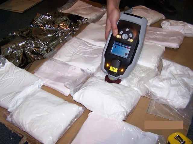 44-latek wiózł 31 kilogramów amfetaminy, 900 gramów heroiny oraz 5000 tabletek ekstazy