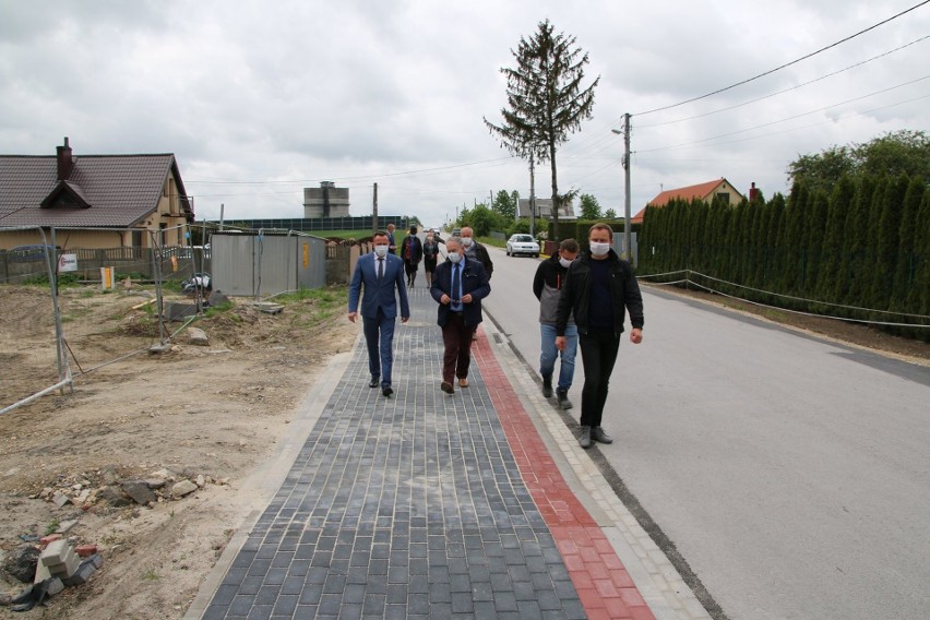 Droga powiatowa w Wilanowie w gminie Jędrzejów już gotowa.