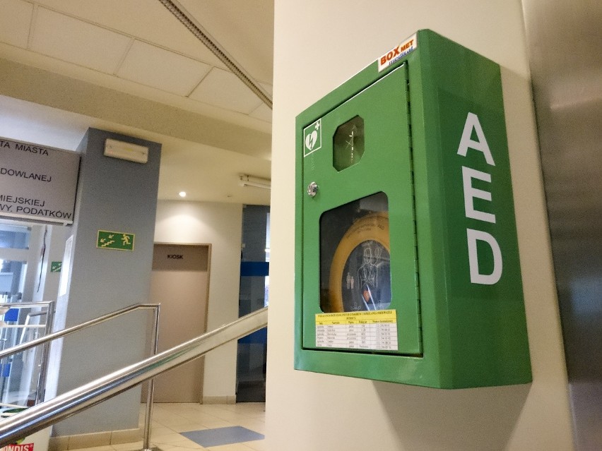 Sosnowiec: w Urzędzie Miejskim pojawiły się nowe defibrylatory 