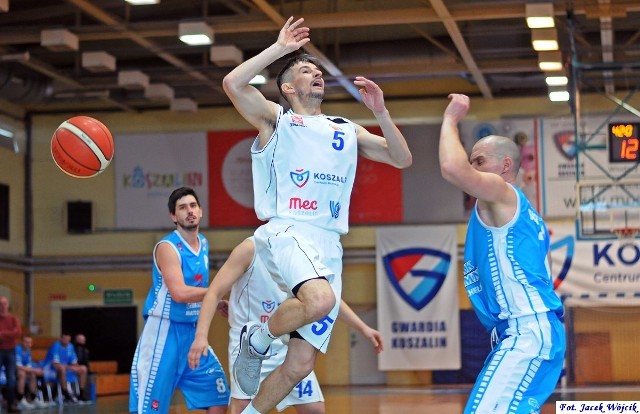 Koszykarze Żaka kontynuują marsz po wygraną w sezonie zasadniczym w grupie A II ligi.
