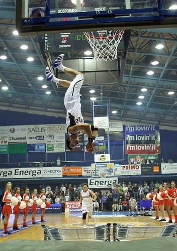 Czarni Slupsk - Basket Poznan 77:73. (Fot. Lukasz Capar)