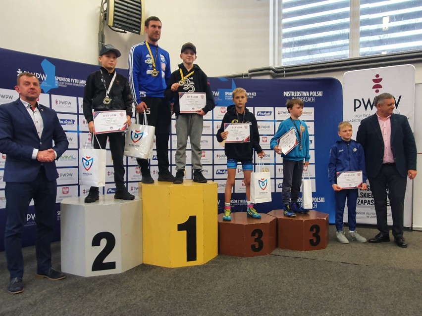 Zapaśnicy Czarnych Połaniec z medalami na Mistrzostwach Polski Młodzików - zobacz zdjęcia