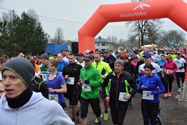 Półmaraton Dąbrowski od lat cieszy się popularnością wśród amatorów imprez biegowych