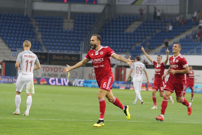 Piast Gliwice – Zagłębie Lubin 2:1. Trzecia z rzędu wygrana. W Gliwicach mają lidera! RELACJA, ZDJĘCIA