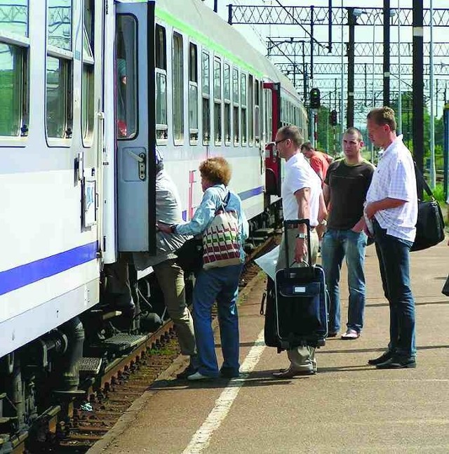Od piątku mieszkańcy powiatu lęborskiego i turyści mogą korzystać z pociągów do Łeby.