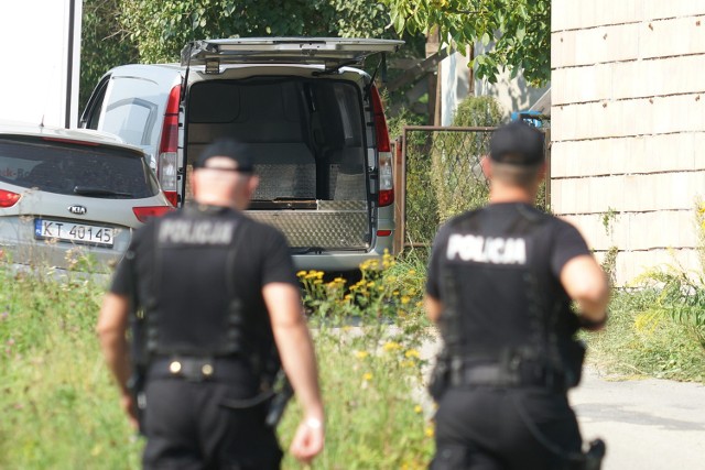 Miejsce znalezienia zwłok zastrzelonego 24-latka w Czernichowie.