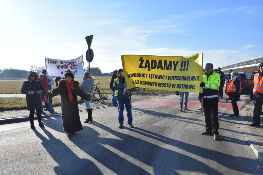 Wierzchosławice. Mieszkańcy w proteście zablokowali ronda we wsi [ZDJĘCIA]