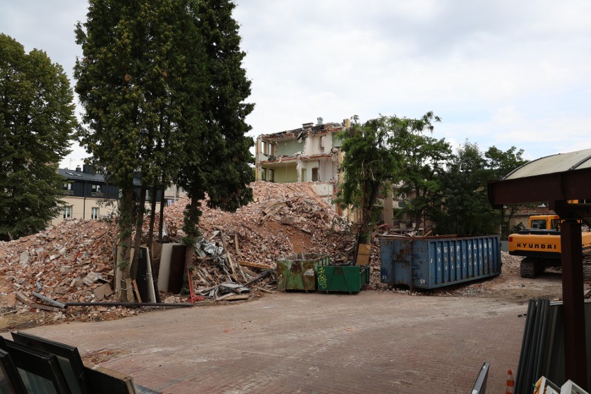Katastrofa budowlana przy ulicy Śniadeckich w Kielcach. Prace prowadzono niezgodnie z pozwoleniem