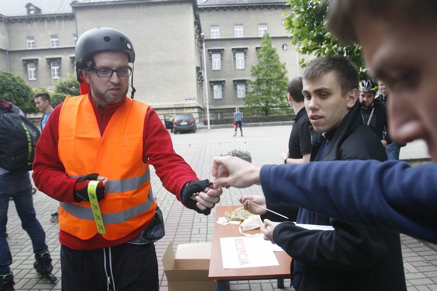 Rolkowo-hulajnogowo- rowerowa pielgrzymka do Piekar Śląskich