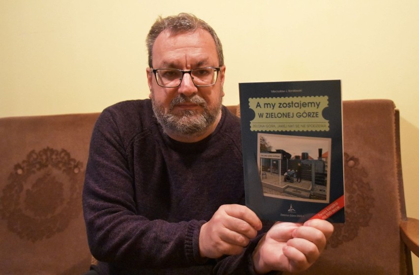 Mieczysław J. Bonisławski prezentuje książkę pt. "A my...
