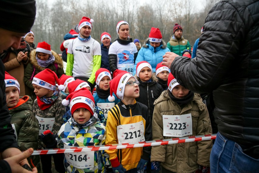 Dzieci pobiegły w Biegu Mikołajów 2017 w Krakowie