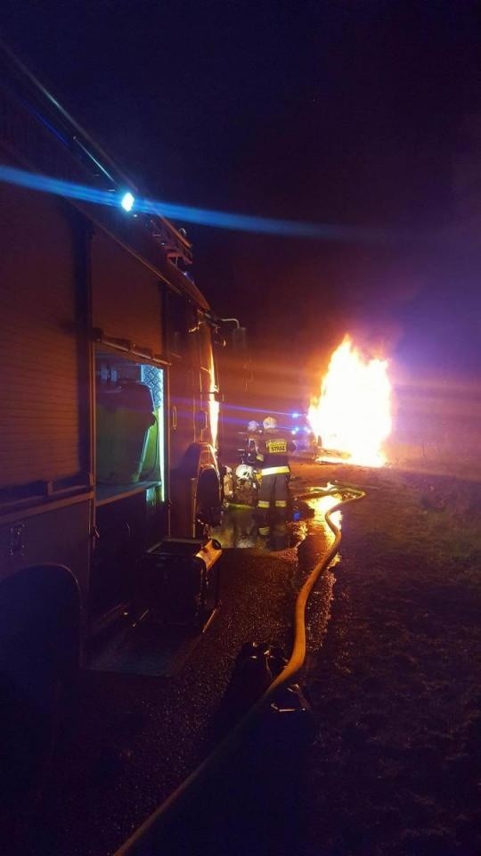 Pożar autobusu pod miejscowością Żabinko w powiecie...