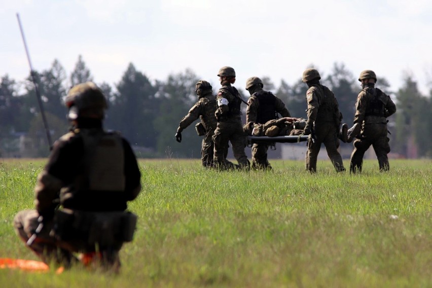 12 BZ. Żołnierze ze Szczecina i ze Stargardu przeszli trudny sprawdzian na poligonie w Drawsku. Są gotowi na dyżur NATO