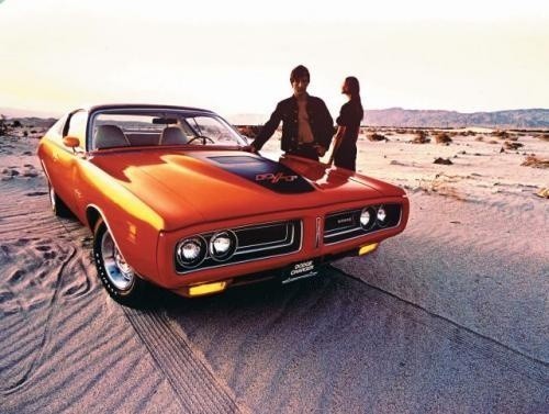 Fot. Dodge: Dodge Charger z 1971 r. to jeden z ostatnich aut...