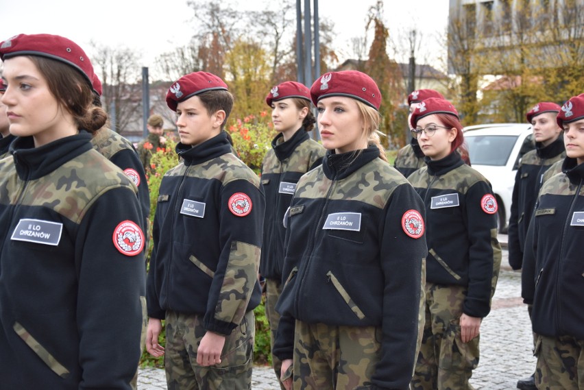 Kadeci klas mundurowych II LO w Chrzanowie złożyli uroczyste...