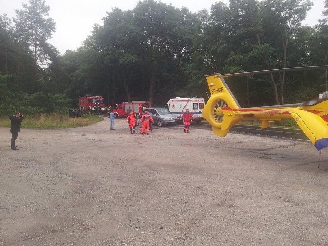 Groźna kraksa w Drogosławiu pod Łabiszynem. 19-latek śmigłowcem przewieziony do szpitala