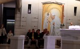 Do Krakowa przybyli pielgrzymi z Węgier w obronie św. Jana Pawła II ZDJĘCIA