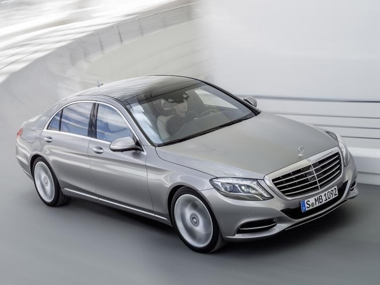 Mercedes S 400 Hybrid - cena 407 000 zł / Fot. Mercedes