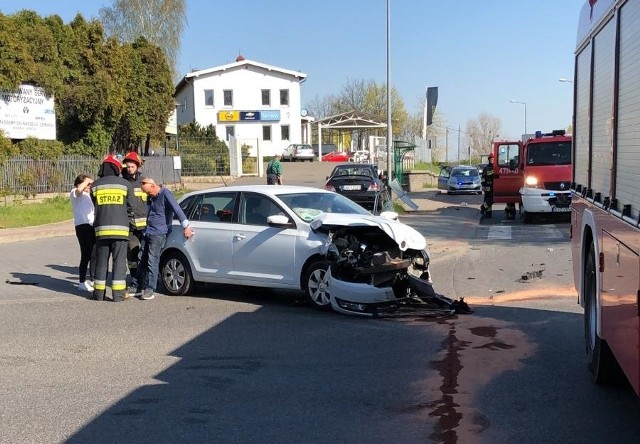 Wypadek w Jastrzębiu: 64-latka zagapiła się i nie zatrzymała przed znakiem STOP