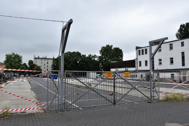 Opole. Targowisko Centrum zlikwidowane. Były pawilony, jest pusty plac