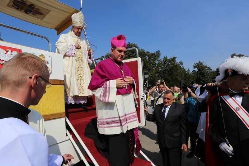 Poświęcenie odbudowanej wieży na Świętym Krzyżu