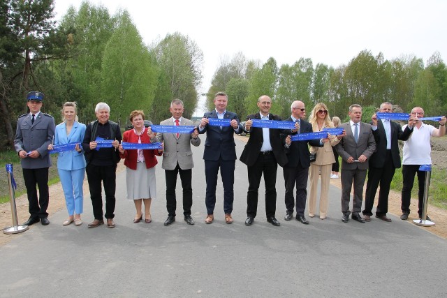 Z udziałem zaproszonych gości i mieszkańców oficjalnie otwarto przebudowaną drogę powiatową 1489B na odcinku Żuki – Pasynki - Zagruszany (Gm. Zabłudów).