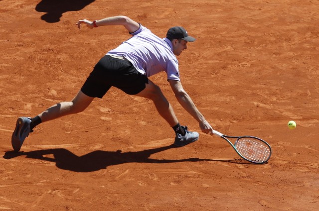 Hubert Hurkacz odpadł w trzeciej rundzie turnieju w Monte Carlo, co spowoduje jego spadek w rankingu ATP na piętnastą pozycję.