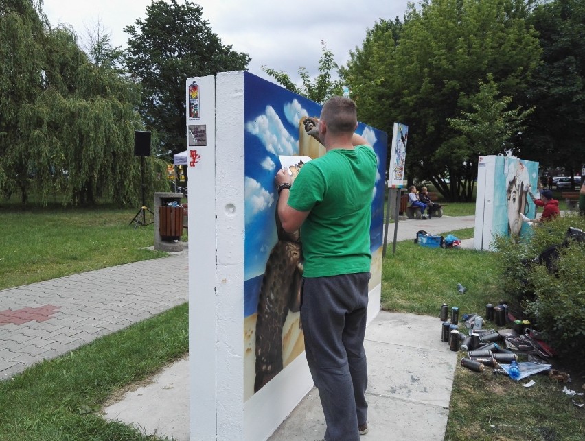 Przechadzając się parkiem na Dolnej Syberce w Będzinie, nie...