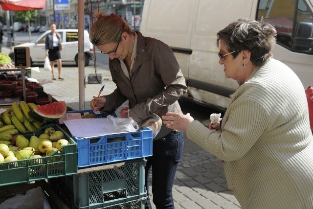 Bydgoskie Śródmieście chce sklep z warzywami.Pietras:W 2 godziny zebrałam ponad 300 podpisów, by ratować warzywniaka.
