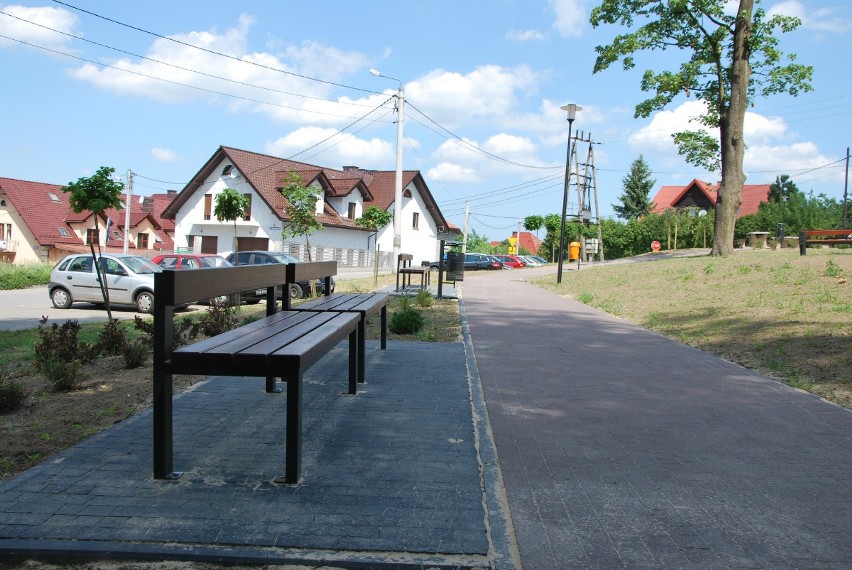 Park w Kluczach zyskał nowe oblicze. Pojawiły się stoły do gier, siłownia, plac zabaw i altana [ZDJĘCIA]