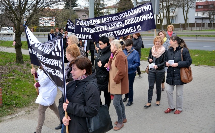 Lubelskie pielęgniarki protestowały pod szpitalami (FOTO, WIDEO)