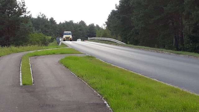 Na wiadukcie nad A1 przy wyjeździe ze Złotorii rowerzyści będą korzystać z jezdni dla ruchu drogowego