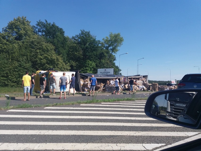 Według wstępnych ustaleń policjantów, 26-letni kierowca...