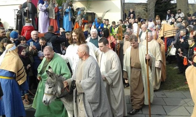 Obchody Niedzieli Palmowej rozpoczynają uroczystości Wielkiego Tygodnia w Kalwarii Zebrzydowskiej, na które co roku przyjeżdża tysiące wiernych