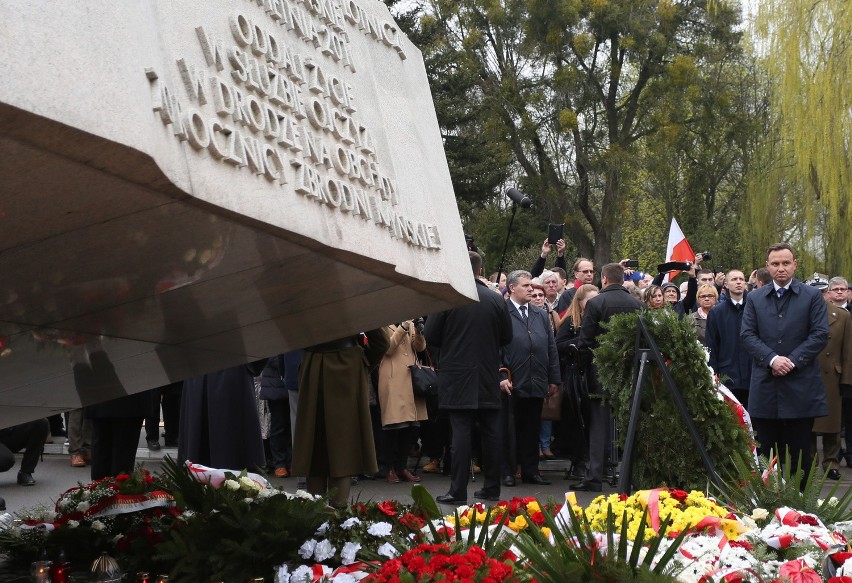 6. rocznica katastrofy smoleńskiej: Marsz pamięci na zakończenie uroczystości w Warszawie [ZDJĘCIA]