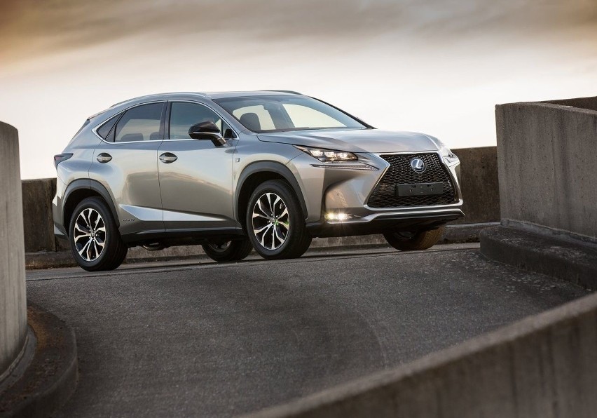 Lexus NX...