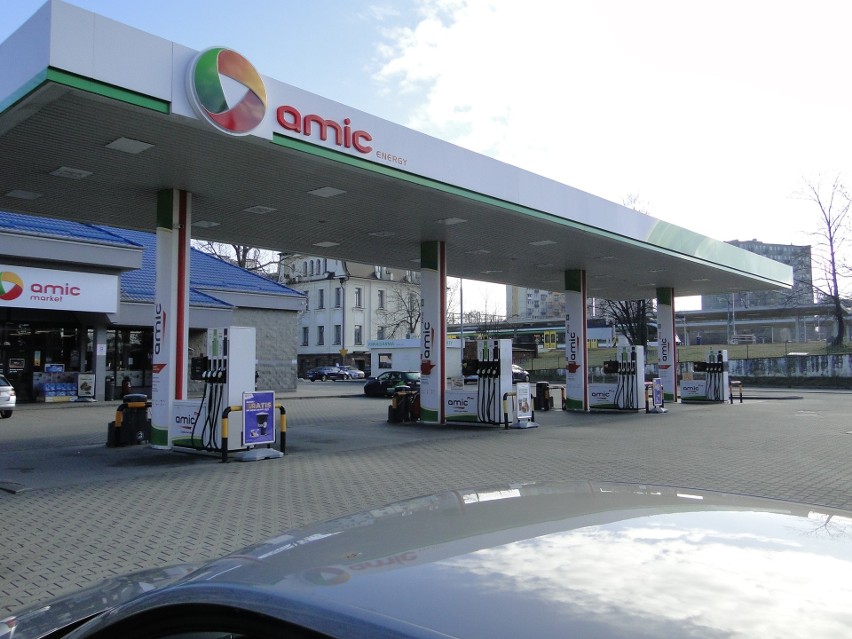 W Radomiu i regionie w sobotę brakowało paliwa na większości stacji benzynowych. Na nielicznych jest olej napędowy, można też zatankować gaz