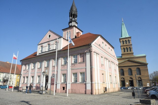 Petenci mają ograniczony dostęp do międzyrzeckiego ratusza.