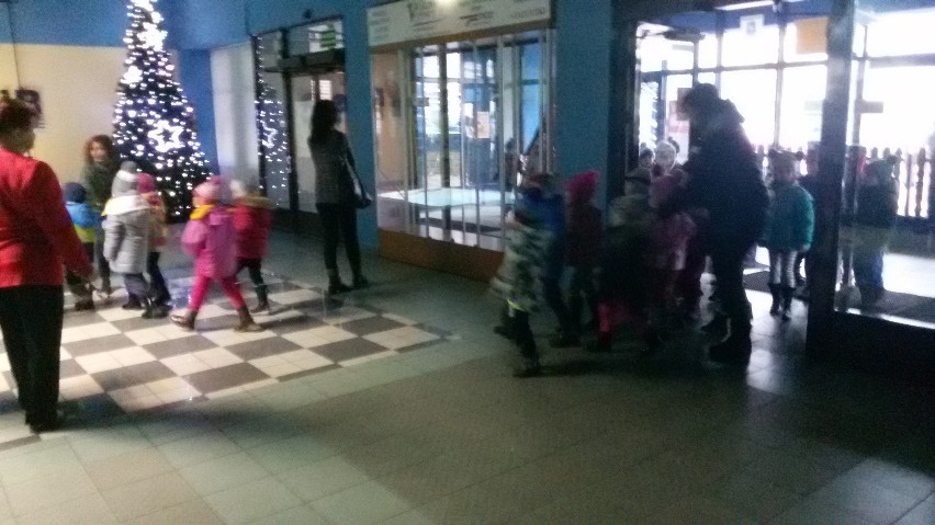 W hali MOSiR w Zabrzu trwa spotkanie dzieci ze świętym...